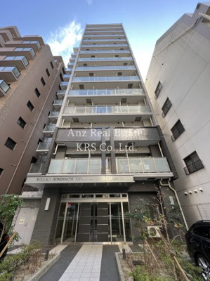 【外観】 | エスリード本町靭公園レジデンス | バルコニーのガラスがスタイリッシュな外観のマンションです☆