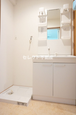 【洗面所】 | ＬＳ西松江城マンション  | 【ＬＳ西松江城マンション】ヘアーセットに便利なシャワー付き洗面台です♪