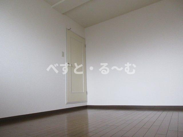 シャンポール西藤江の寝室