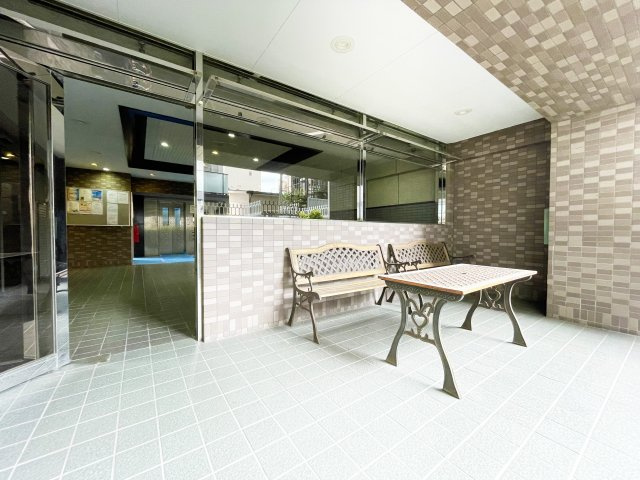 ライオンズマンション鶴見花月園前　(鶴見区生麦5丁目）のエントランス|清潔なエントランスです