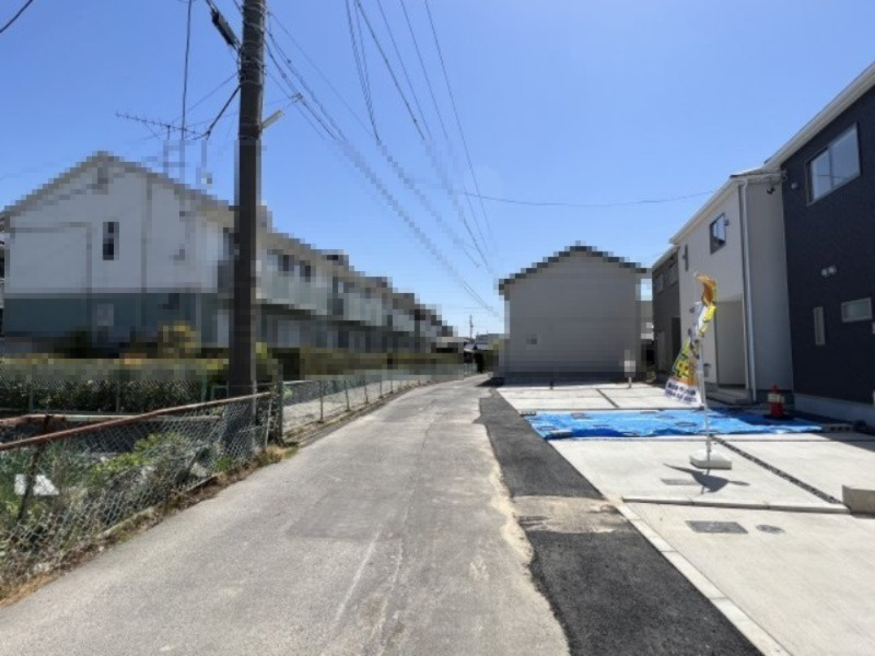 東浦町藤江　新築　住宅　3号棟の前面道路含む現地写真|知多郡東浦町藤江新築戸建前面道路写真です。北東側約3～4ｍ