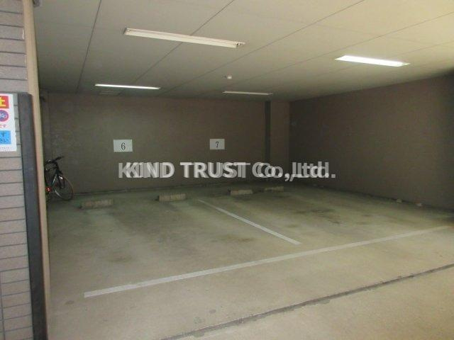 ライフ北梅田の駐車場|カースペースがあります