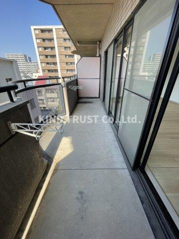 ライフ北梅田のバルコニー|開放的で明るい空間を演出してくれるバルコニーです