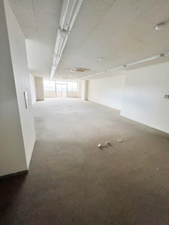 稲元ビルの内装