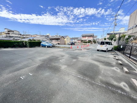 稲元ビルの駐車場