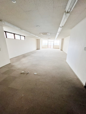 稲元ビルの内装