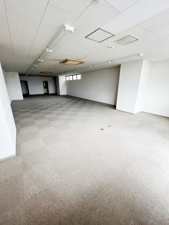 稲元ビルの内装