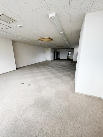 稲元ビルの内装