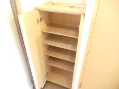 ハウスセゾン御所南の収納|シューズＢＯＸ