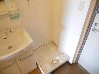 ハウスセゾン御所南の設備|室内洗濯機置き場