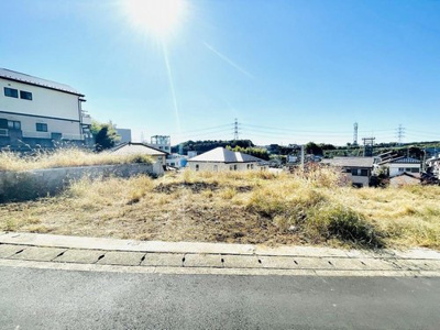 【前面道路含む現地写真】 | ♪素敵な眺望が我が家の風景！陽当たり・風通し良好♪建築条件無売地全４区画 | ～現地写真～
南側は開放感あり陽当り・通風共に良好です！是非お気軽にお問合せ下さいませ♪