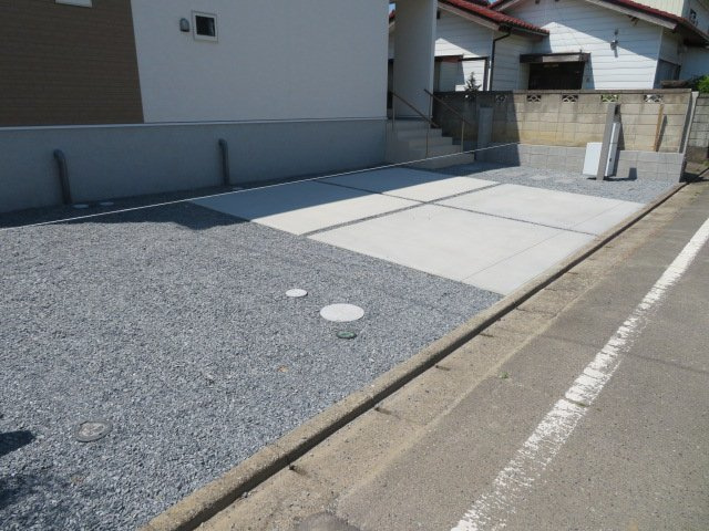 高崎市吉井町本郷22-1（全1棟）1号棟の駐車場|駐車場があるので、車を買う予定の方も安心です