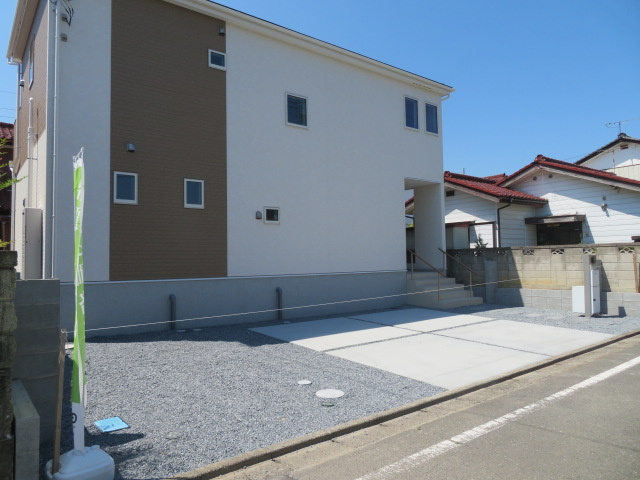 高崎市吉井町本郷22-1（全1棟）1号棟の駐車場|駐車場があるので、車を買う予定の方も安心です