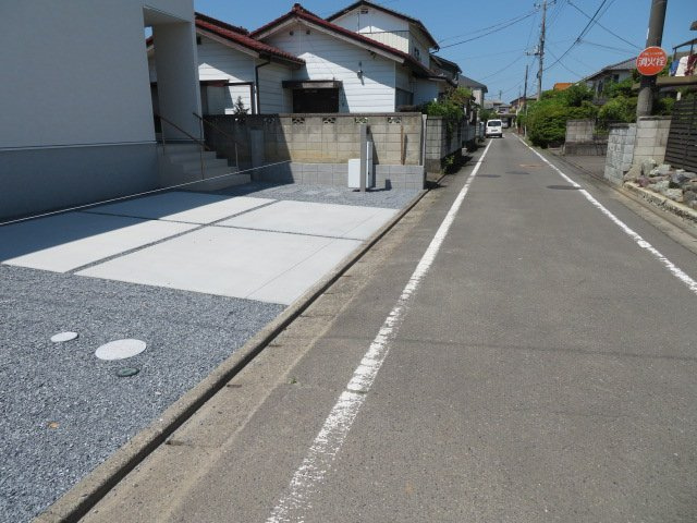 高崎市吉井町本郷22-1（全1棟）1号棟の前面道路含む現地写真