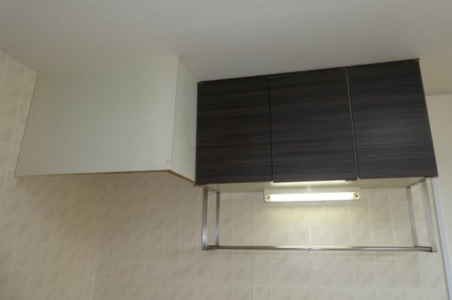 プレジール林のキッチン|キッチン上収納