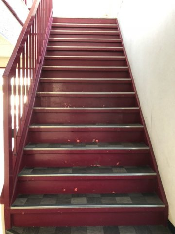 暁21・0号館のその他共用部分|2階への階段