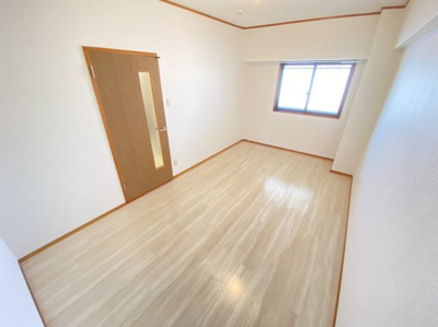 【洋室】 | 空港リブレ大阪屋