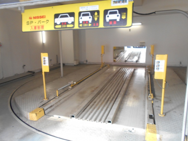 ＩＧ石田学園ビル　9階北側の駐車場|駐車スペースもあります