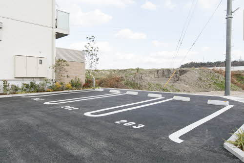 メゾンカンヌの駐車場