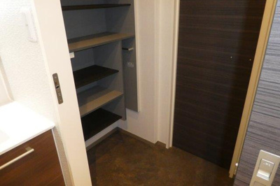 【収納】 | エスポアヒルズ | 玄関横収納