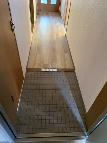 YKハイツ西明石北の玄関