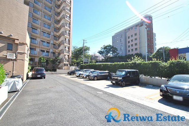 ダイアパレス湘南ライフタウンⅢの駐車場