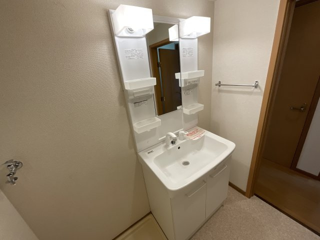 【洗面所】 | ヴェルジェ | 独立洗面台で身支度をすべて済ませてしまいましょう
