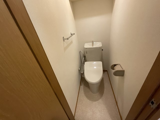 【トイレ】 | ヴェルジェ | コンパクトで使いやすいトイレです