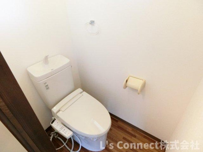 【トイレ】 | インプス | 温水洗浄便座付きのトイレ。