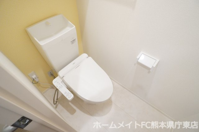 熊本市中央区黒髪６丁目のアパートのトイレ