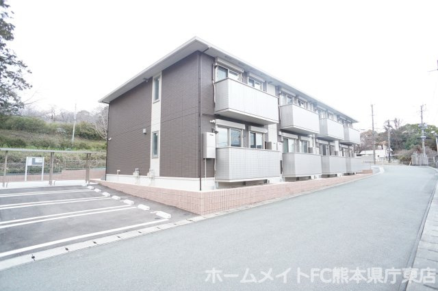 熊本市中央区黒髪６丁目のアパートの外観