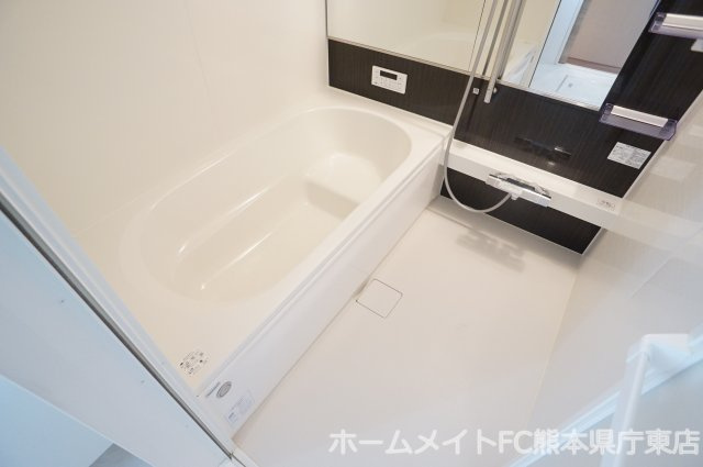 熊本市中央区黒髪６丁目のアパートの浴室