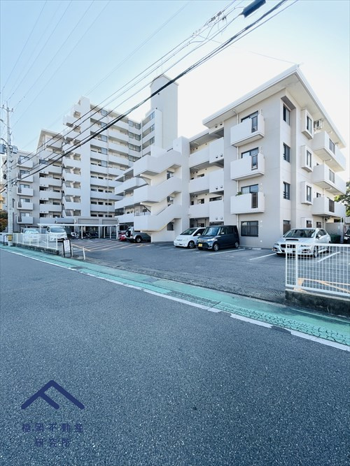 笹原南パーク・マンションの外観