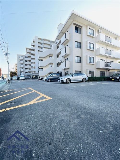 笹原南パーク・マンションの外観