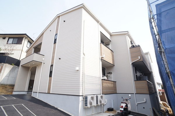 シェリル清荒神の外観