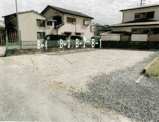 【駐車場】
