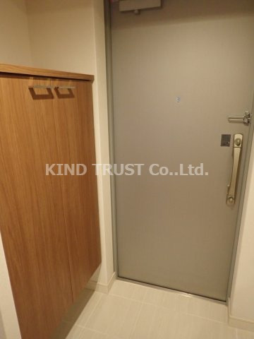 レジュールアッシュ梅田アクシアの玄関