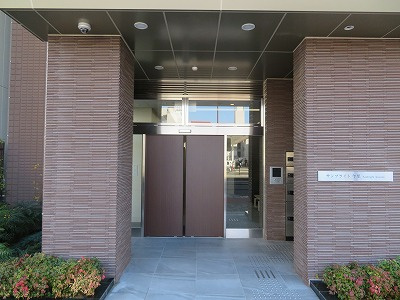 サンブライト今里のエントランス