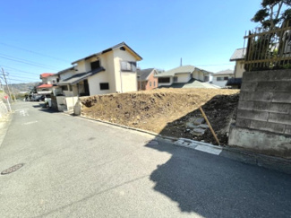 【前面道路含む現地写真】 | 前面道路北西側より撮影（撮影日時：2023年3月20日13時）