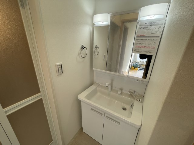 ラビーサイド武庫川の洗面所|入居中のため、別のお部屋の写真です。