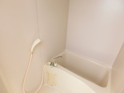 【浴室】 | ロイヤルコーポ愛隣 | 給湯式のお風呂です。