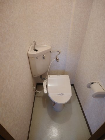 ヴェルマージュのトイレ|ゆったりとした空間のトイレです