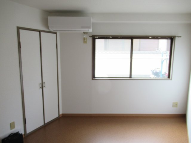 Eighty Eight 樋野本の洋室