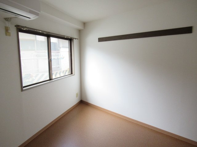 Eighty Eight 樋野本の洋室