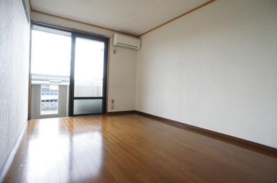 洋室6帖(エアコン付き)