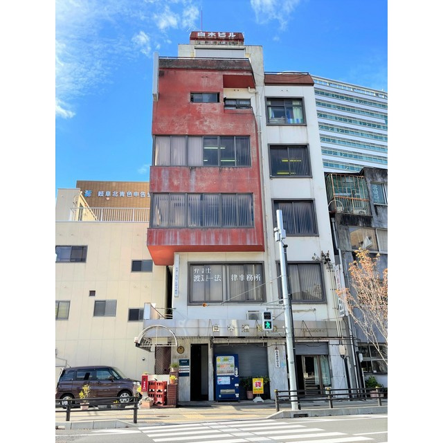 岐阜市美江寺町１丁目の店舗一部の外観