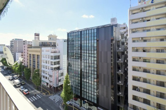 【展望】 | 筑紫通に面した便利な立地で、バルコニーからは整然とした景色が広がります