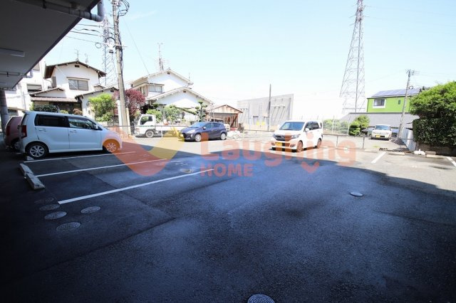 サクセス75の駐車場