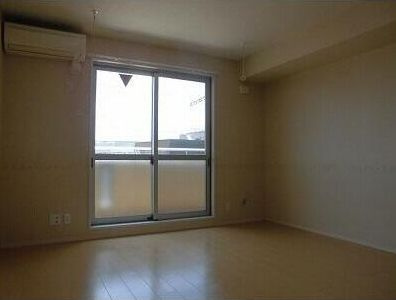 【洋室】 | グランステラ | ネット無料。落ち着いた感じのお部屋ですね。