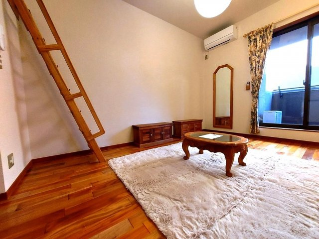 セザンヌ南栄の居間・リビング